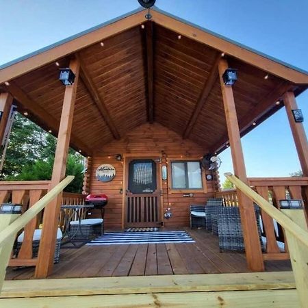 Picturesque Family Cabin With Loft In Tennessee Сивиървил Екстериор снимка