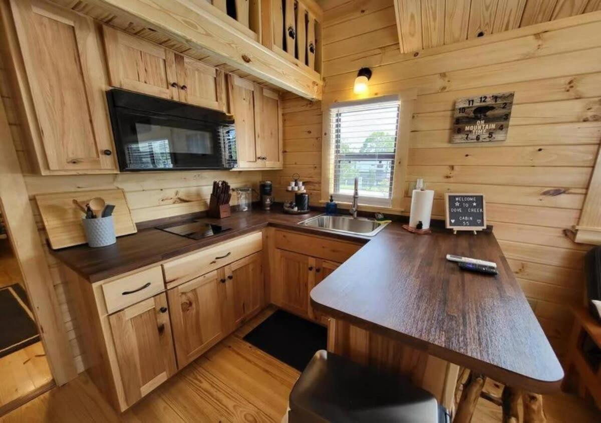 Picturesque Family Cabin With Loft In Tennessee Сивиървил Екстериор снимка